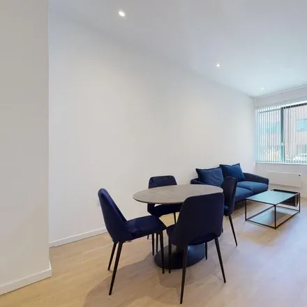 Rent this studio apartment on Riverbank Way in London, TW8 9ZD