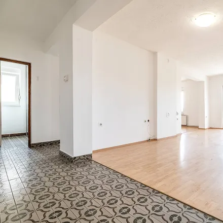 Buy this 3 bed apartment on Ulica Frana Krste Frankopana 23 in 10410 City of Velika Gorica, Croatia