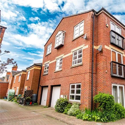 Rent this 1 bed apartment on 28 Wellowgate Mews in Grimsby, DN32 0RY