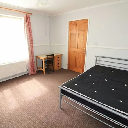 Rent this 4 bed apartment on Oliver Close in Nottingham, NG7 4HJ