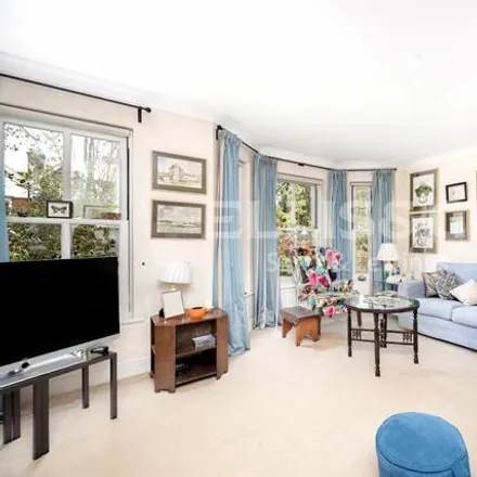 Image 2 - Milton Road, London, NW7 4AX, United Kingdom - Townhouse for sale