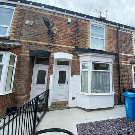 Buy this 2 bed townhouse on Folkestone Street in Hull, HU5 1BH
