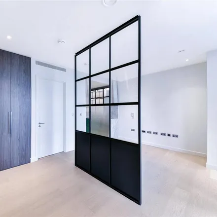 Rent this studio apartment on 54 Marsh Wall in Canary Wharf, London