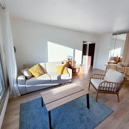 Rent this 3 bed apartment on Bâtiment 1 in Rue de Normandie, 92400 Courbevoie