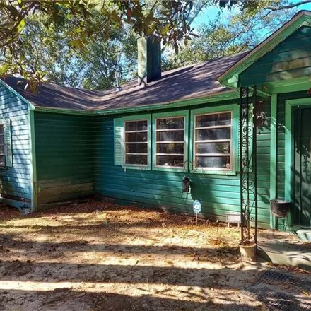 Buy this 3 bed house on 2080 North Gimon Circle in Mobile, AL 36605