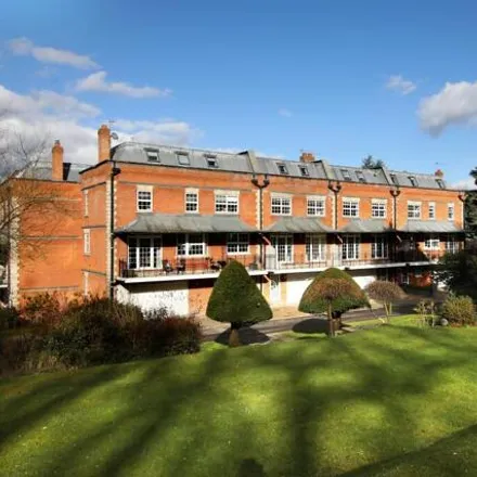 Image 1 - The Marist School, Kings Road, Ascot, SL5 7PS, United Kingdom - Townhouse for sale