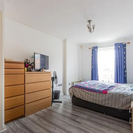 Image 4 - Heol Tredwen, Cardiff, CF10 5NL, United Kingdom - Apartment for rent