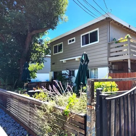Buy this studio house on 381 North Claremont Street in San Mateo, CA 94401