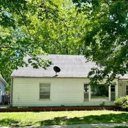 Buy this 3 bed house on 906 Adams Street in Fredonia, KS 66736
