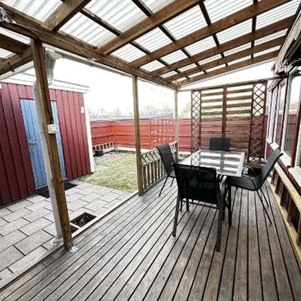 Rent this 3 bed apartment on Bandverksgatan 82 in 724 79 Västerås, Sweden