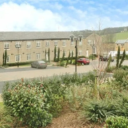Rent this 2 bed room on Whitley Willows in Lascelles Hall, HD8 0GD