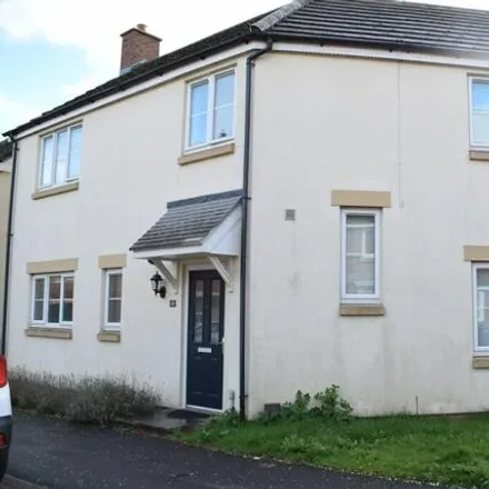 Rent this 4 bed house on Orbital Shopping Park North in Vistula Crescent, Swindon