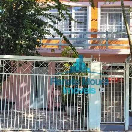 Rent this 6 bed house on Avenida Doutor Armando Sales de Oliveira in Vila Pedreira, Sorocaba - SP