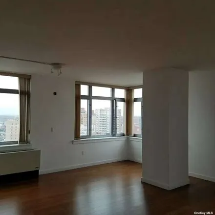 Image 5 - 40-28 College Point Boulevard, New York, NY 11354, USA - Condo for sale