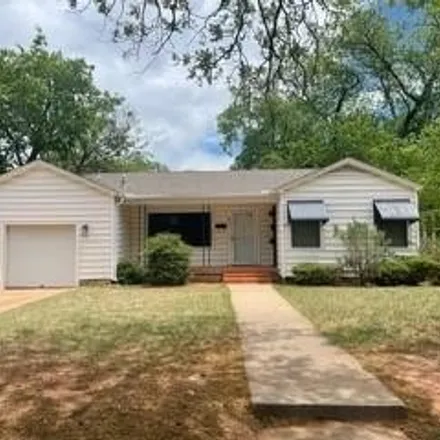 Rent this 2 bed house on 873 Grove Street in Abilene, TX 79605