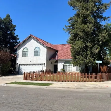 Buy this 4 bed house on 1035 North Petaluma Street in Tulare, CA 93274