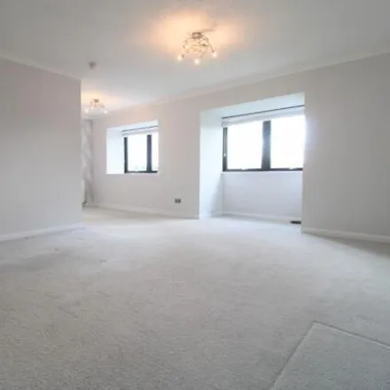 Image 7 - Maxton Grove, Barrhead, G78 1HD, United Kingdom - Apartment for rent