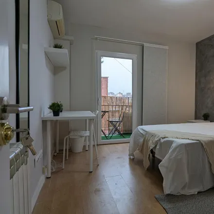 Rent this 4 bed room on Madrid in Escuela Infantil Privada Casa Menuda, Calle Barrileros