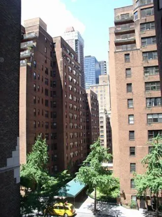 Image 7 - Windsor Tower, 1st Avenue, New York, NY 10174, USA - Apartment for rent