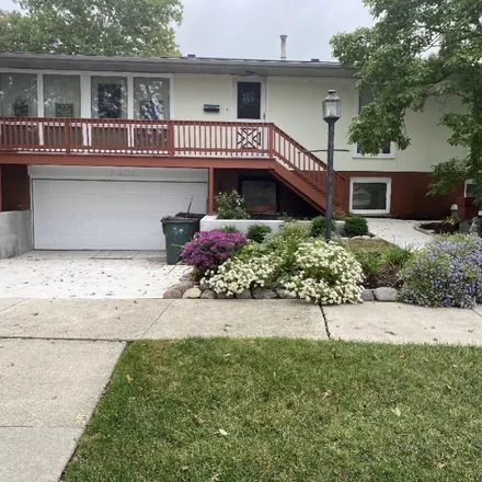 Buy this 3 bed house on 15401 Ann Marie Drive in Oak Forest, IL 60452