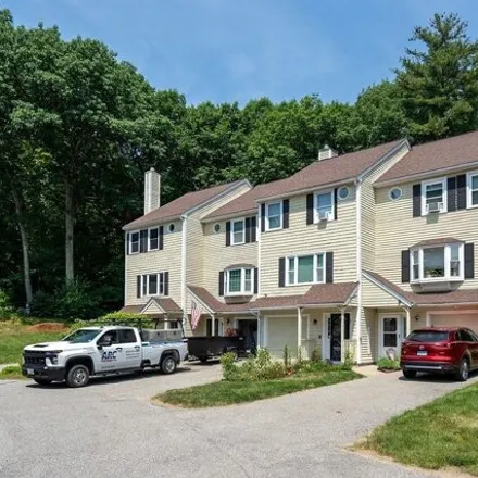 Image 3 - 18 Cricket Hill Dr, Merrimack, New Hampshire, 03054 - Townhouse for sale