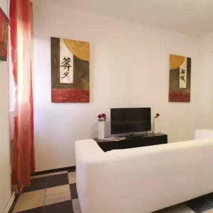 Image 1 - Madrid, Repsol, Glorieta del Valle de Oro, 28025 Madrid - Room for rent