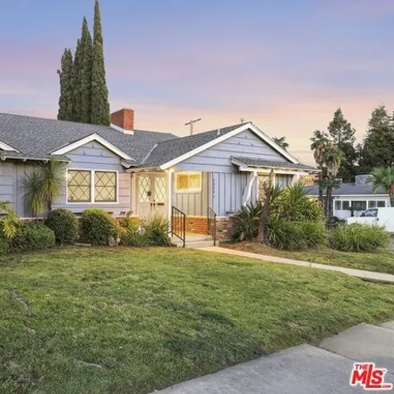 Image 2 - 13175 Aetna Street, Los Angeles, CA 91401, USA - House for sale