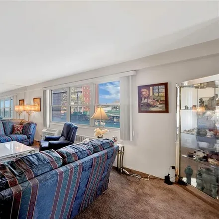 Image 2 - 2512 West 16th Street, New York, NY 11214, USA - Condo for sale