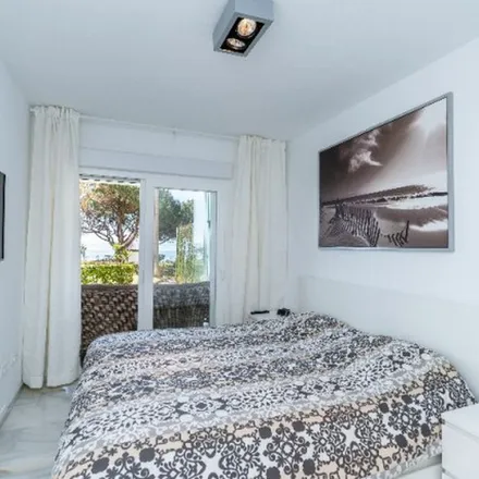 Rent this 2 bed apartment on Ocean Point in Calle Pinos de Calahonda, 29650 Mijas