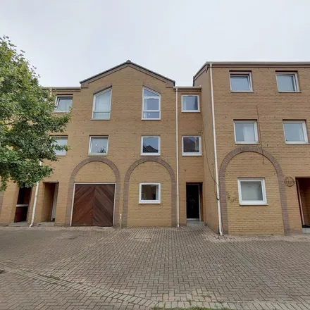 Rent this 5 bed townhouse on Cyclops Mews in 1-24 Cyclops Mews, London