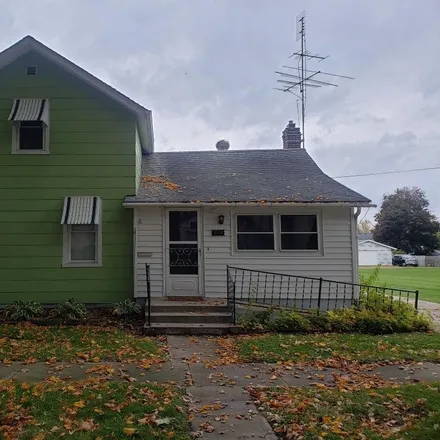 Buy this 3 bed house on 904 East Clinton Street in Freeport, IL 61032