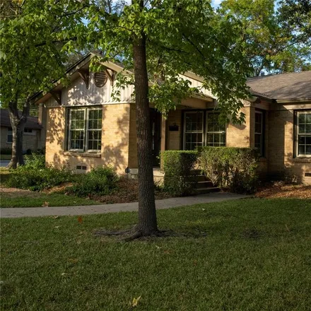 Buy this 3 bed house on 552 Brookhurst Drive in Dallas, TX 75218