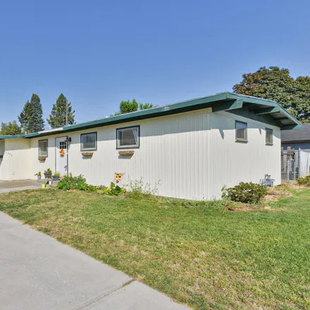 Buy this 3 bed house on 420 East Weile Avenue in Spokane, WA 99218