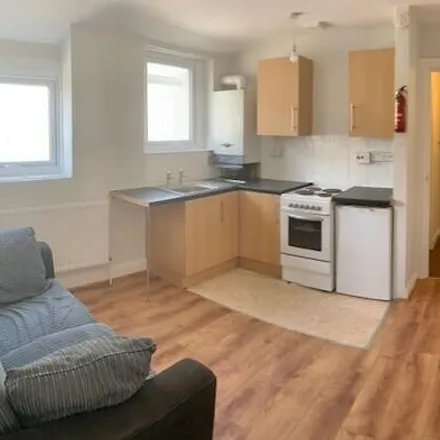 Rent this studio apartment on 59 Woodville Road in Cardiff, CF24 4EE