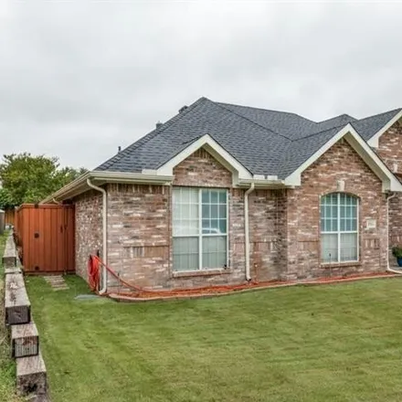 Image 2 - 1929 Parkdale Drive, Mesquite, TX 75149, USA - House for sale