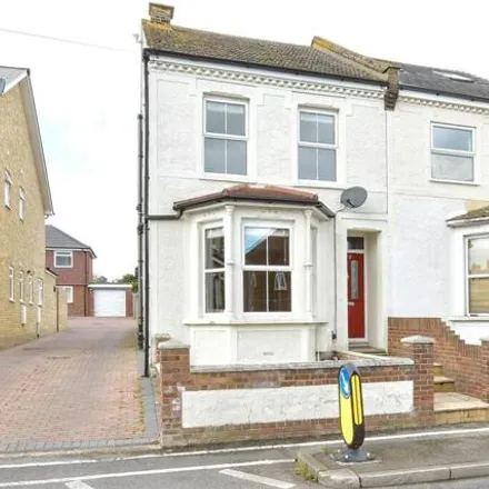 Buy this 3 bed duplex on Church Street in Thurrockc, Kent