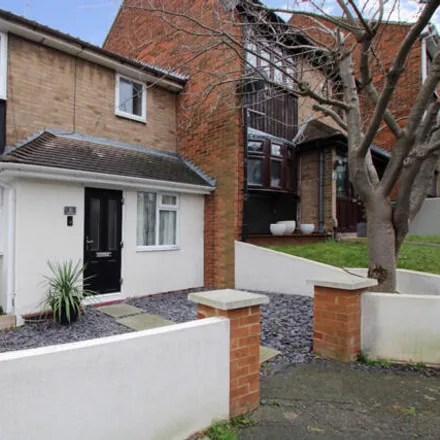 Buy this 3 bed townhouse on Morrells in Basildon, SS16 5TX