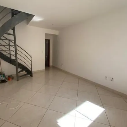 Rent this 2 bed house on Rua Antônio Nunes de Almeida in Centro, Nova Iguaçu - RJ
