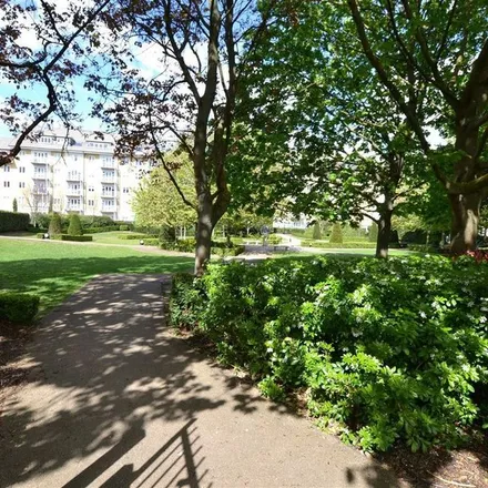 Image 4 - Park Lodge Avenue, London, UB7 9FS, United Kingdom - Apartment for rent
