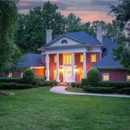 Image 1 - 585 Mount Vernon Hwy, Atlanta, Georgia, 30327 - House for sale