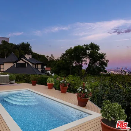 Image 2 - 1670 North Crescent Heights Boulevard, Los Angeles, CA 90069, USA - House for sale