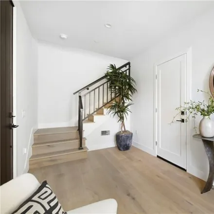 Image 2 - 734 Parkman Avenue, Los Angeles, CA 90026, USA - House for rent