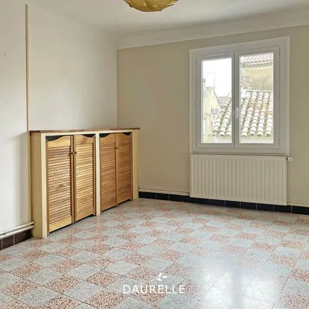 Image 2 - 710 Draille de Redonneau, 13690 Graveson, France - Apartment for rent