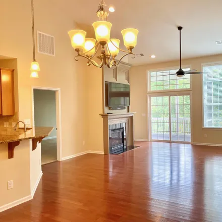 Image 4 - 828 Silverton Court, Cary, NC 27519, USA - Townhouse for sale