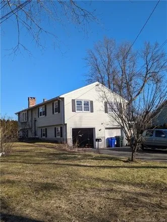 Rent this 3 bed house on 12 Dewey Avenue in Windsor Locks, CT 06096