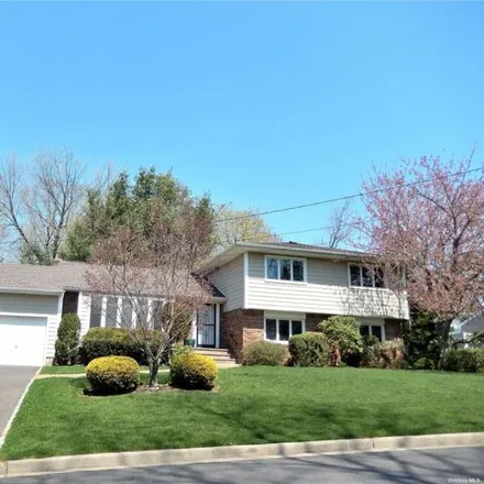 Rent this 5 bed house on 36 Long Ridge Rd in Plainview, New York