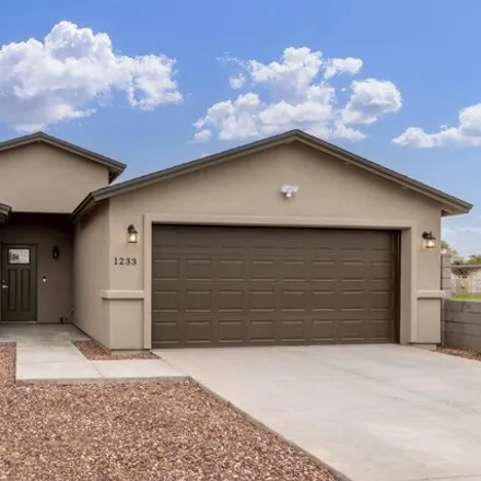 Buy this 4 bed house on 1257 South 16th Avenue in Phoenix, AZ 85007