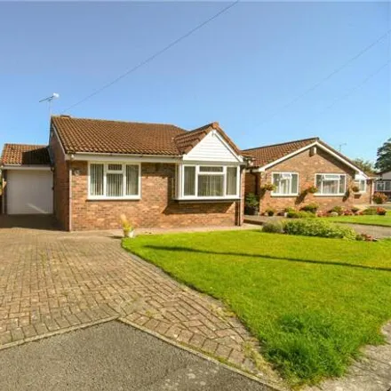 Buy this 2 bed house on Laurel Drive in Willaston, CH64 1UL