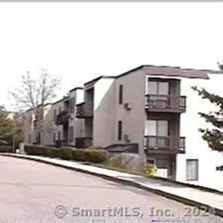 Buy this 2 bed condo on Farmington Canal Heritage Trail in Hamden, CT 06518