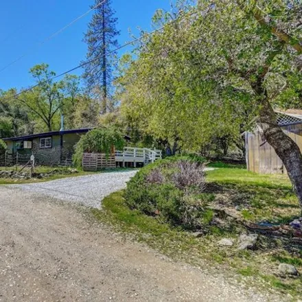 Buy this 2 bed house on 1554 Nickerson Lane in Murphys, Calaveras County